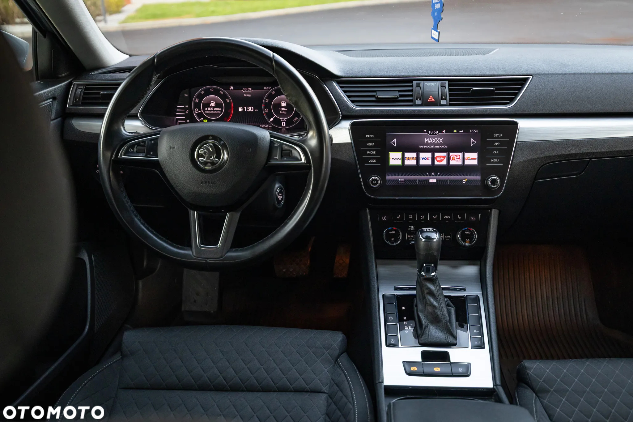 Skoda Superb 2.0 TSI Ambition DSG - 11