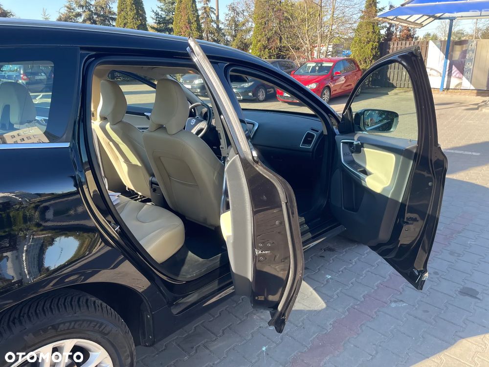 Volvo XC 60 D4 AWD Summum - 8