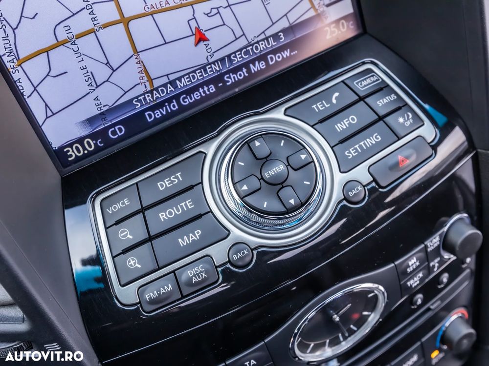 Infiniti QX70 5.0 AWD Aut. S Premium - 30