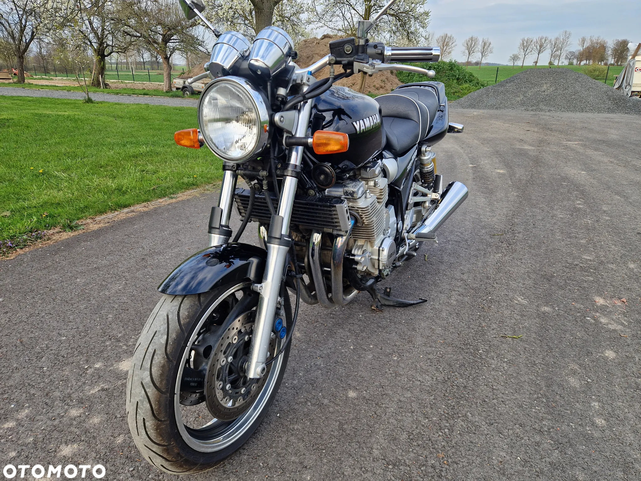 Yamaha XJR - 15