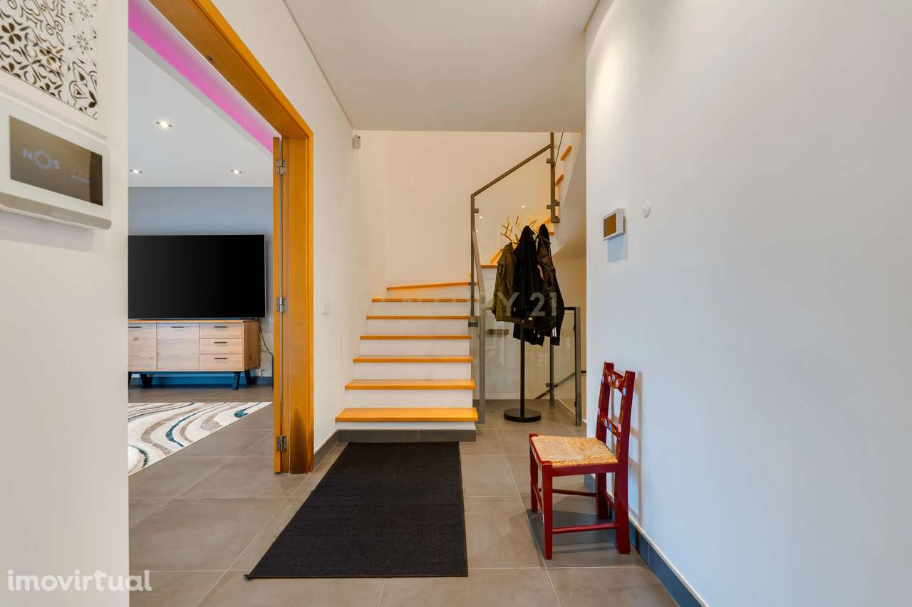 Moradia isolada moderna T3 com cave de 90 m2 em Mexilhoeira Grande, Po - Grande imagem: 2/25