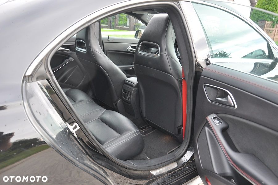 Mercedes-Benz CLA 45 AMG 4Matic 7G-DCT - 9