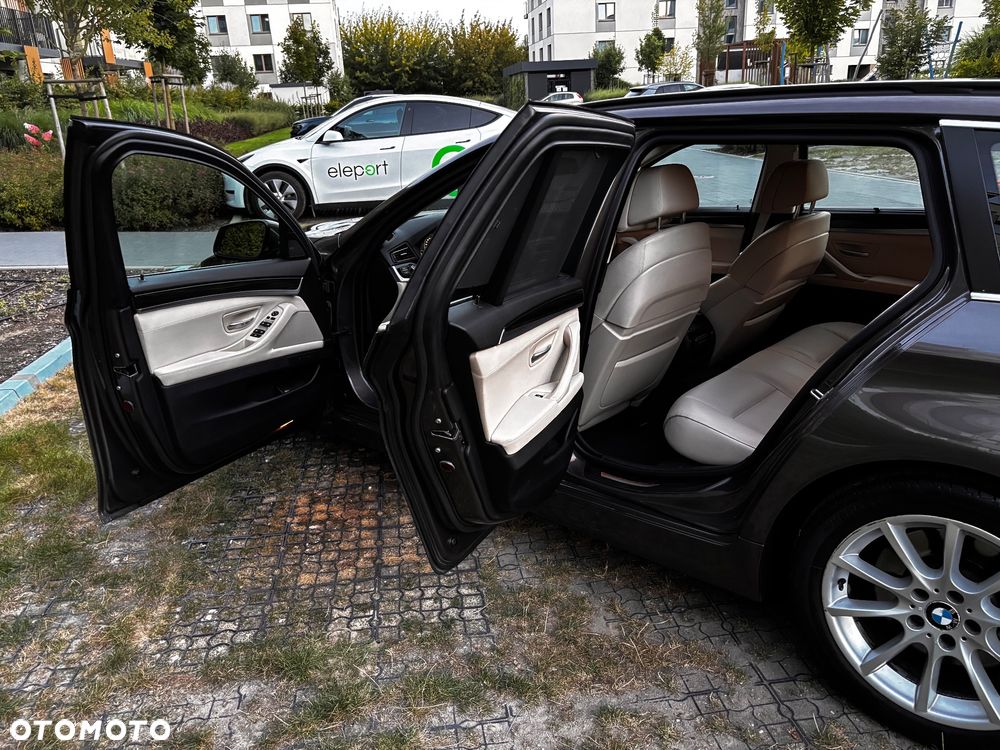 BMW Seria 5 535d xDrive Luxury Line - 13