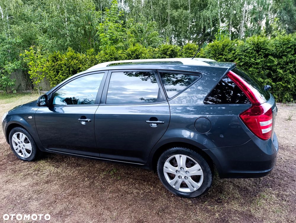 Kia Ceed - 1