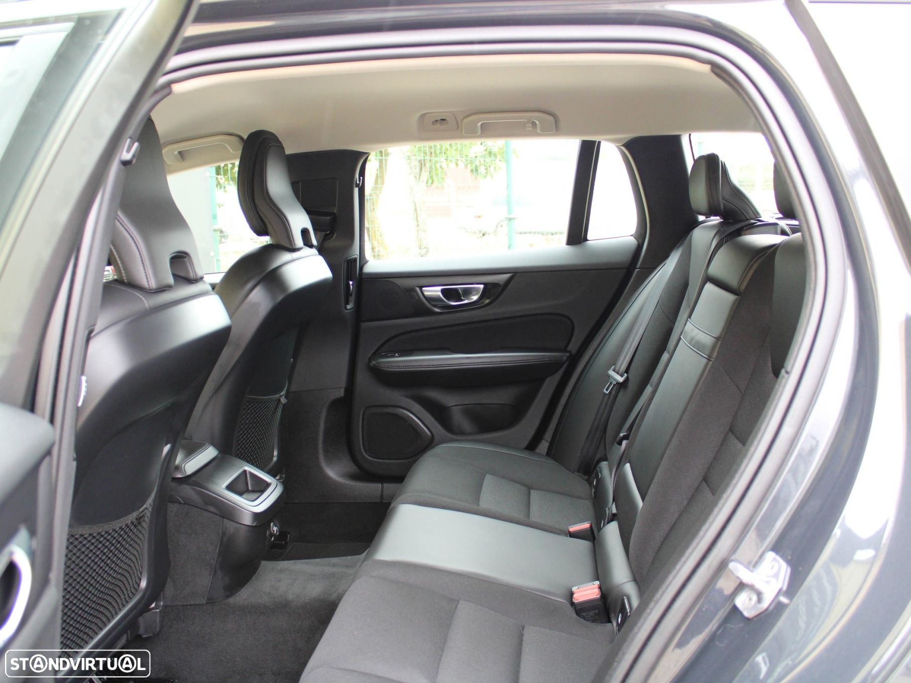 Volvo V60 2.0 D3 Momentum - 50