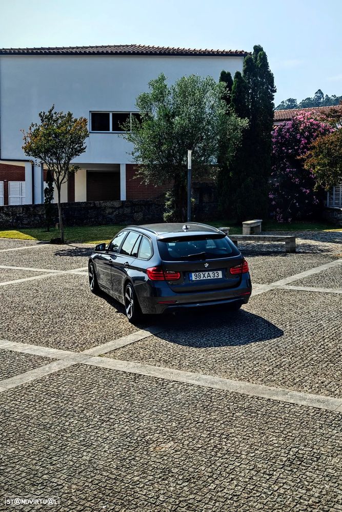 BMW 320 d Pack M - 31