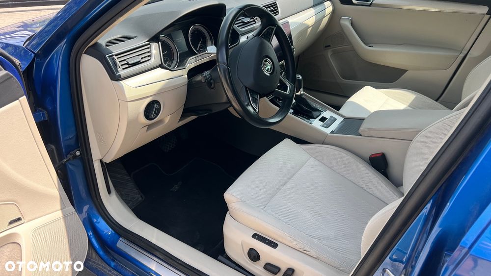 Skoda Superb 2.0 TDI 4x4 Style DSG - 3