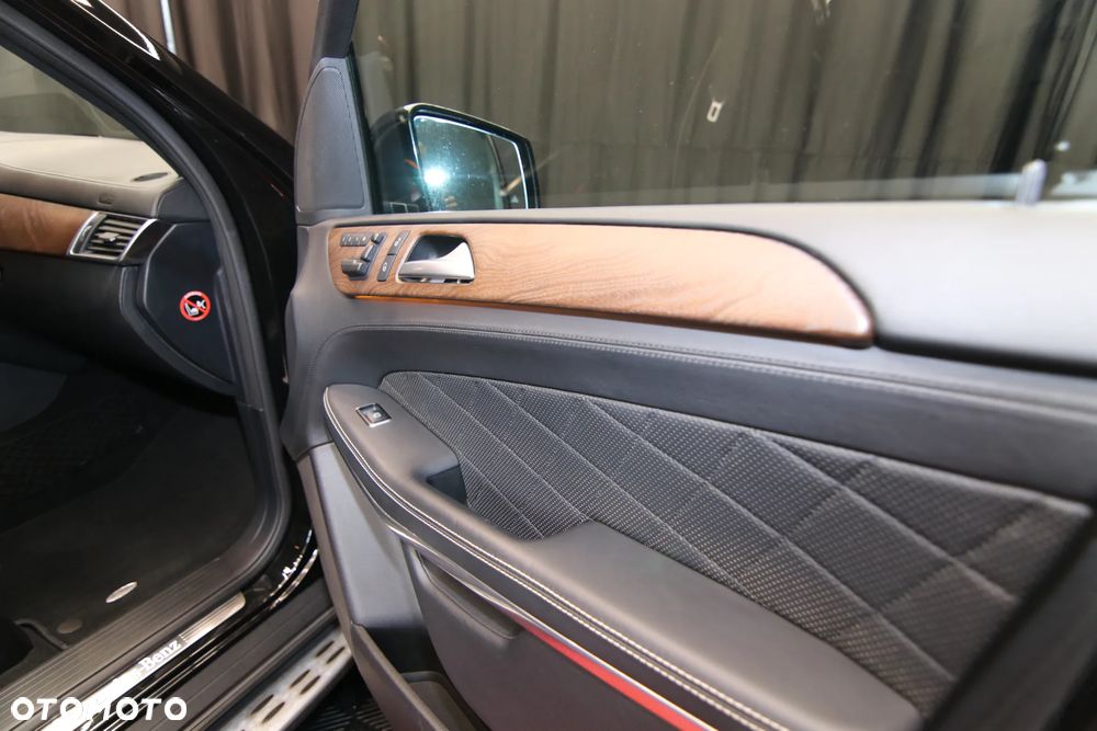 Mercedes-Benz GL - 25
