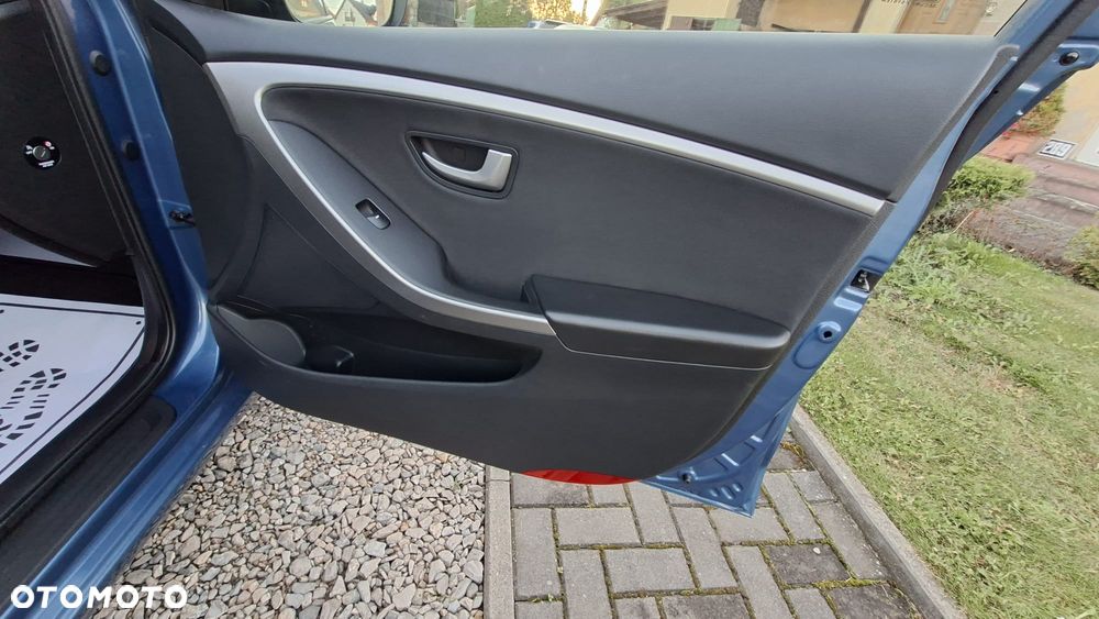 Hyundai i30 1.4 Premium - 17