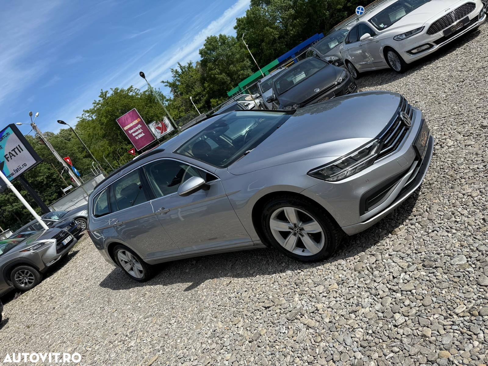 Volkswagen Passat - 32