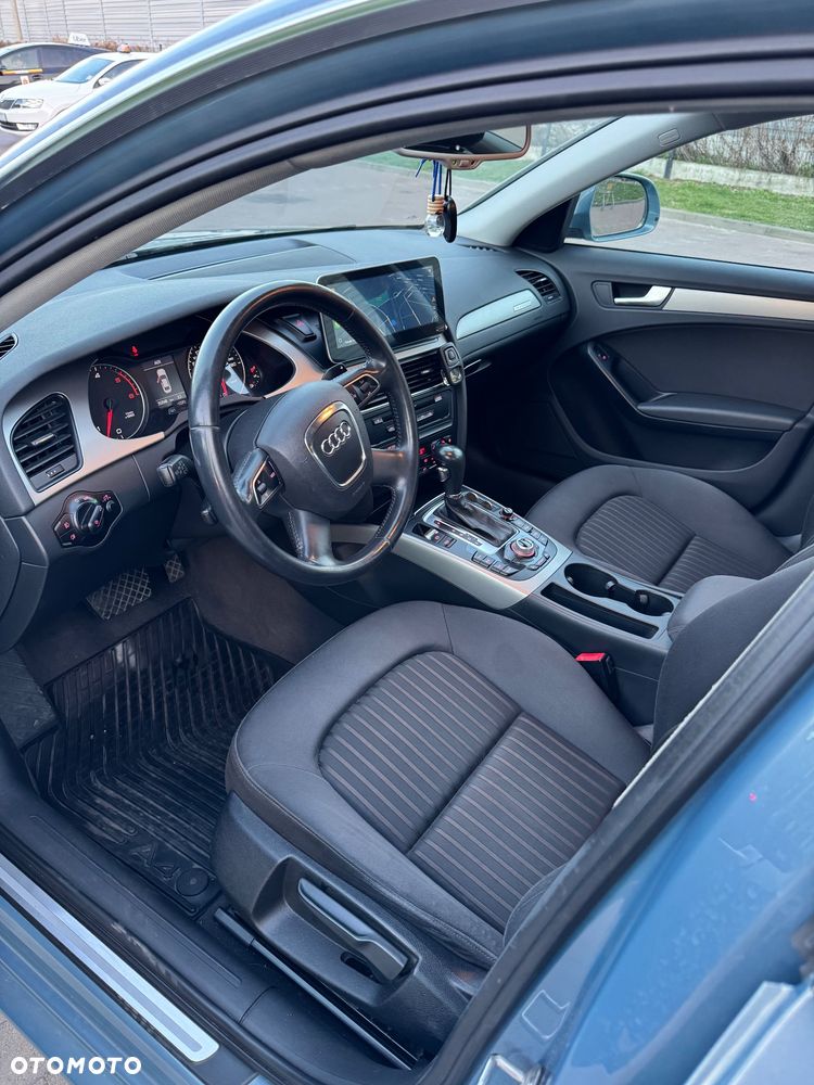 Audi A4 Limousine - 12