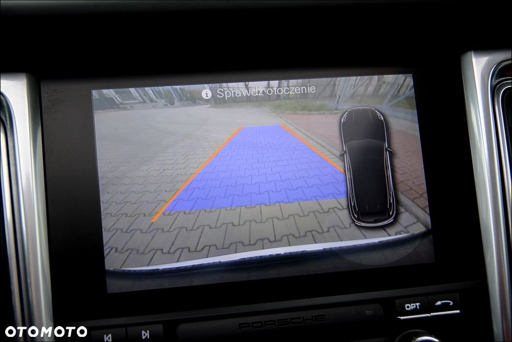 Porsche Macan Standard - 35