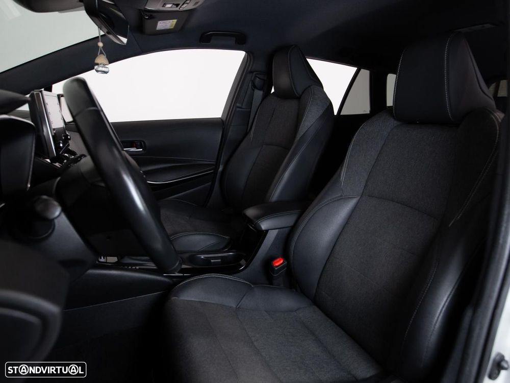 Toyota Corolla Touring Sports 1.8 Hybrid Comfort+P.Sport - 9