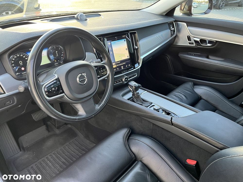 Volvo V90 Cross Country - 10