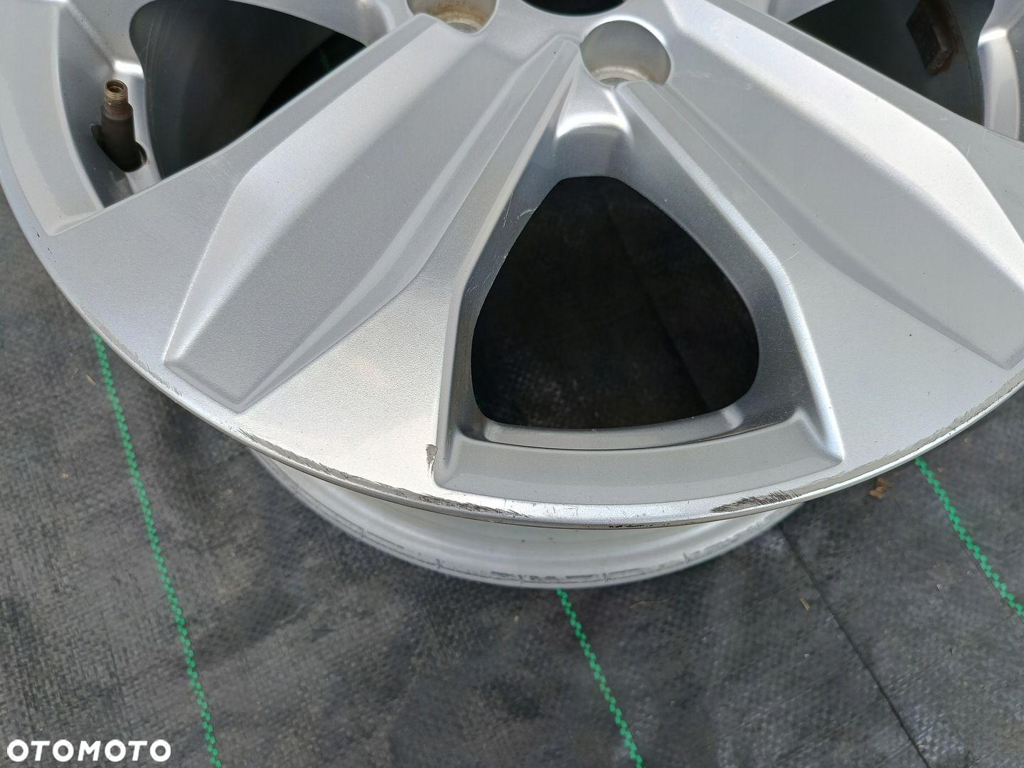 FELGA ALUMINIOWA DACIA OE 6.5x16 ET45 4X100 403009186R - 6