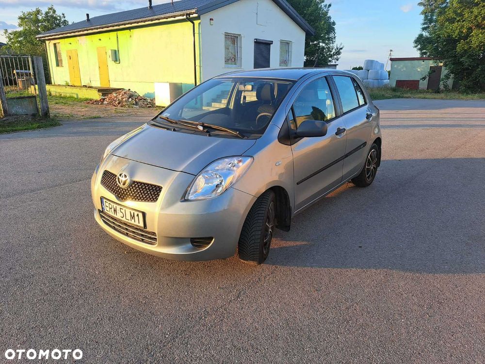 Toyota Yaris - 1