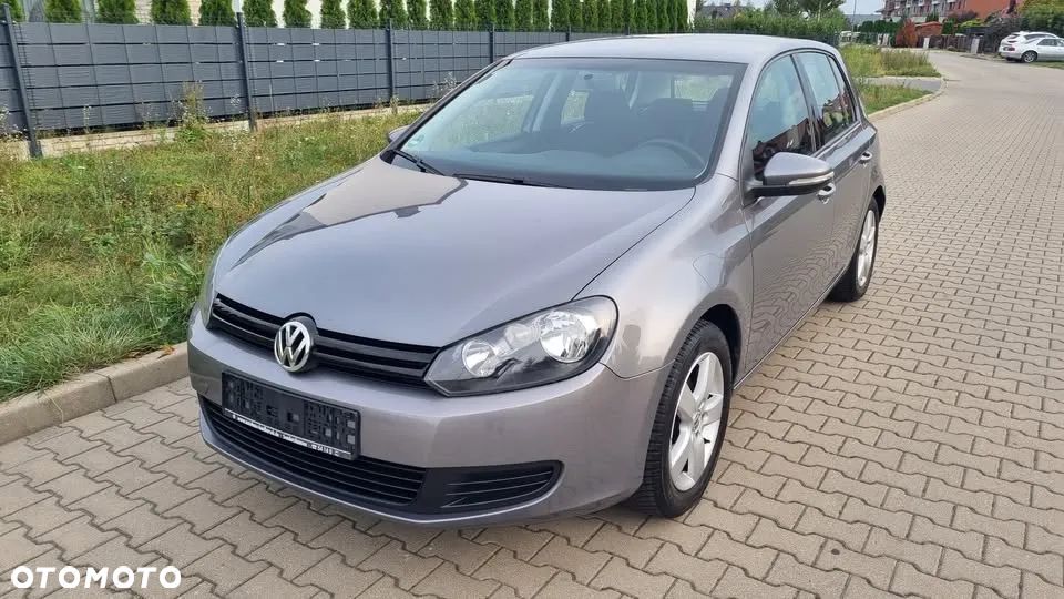 Volkswagen Golf - 1