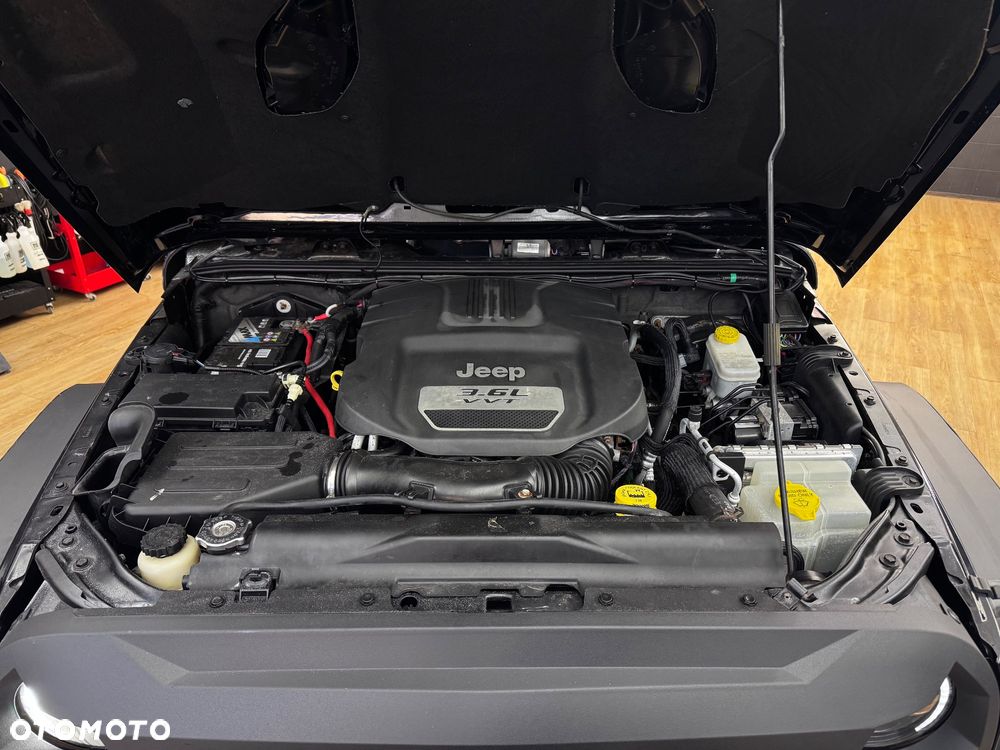 Jeep Wrangler 3.6 X - 11
