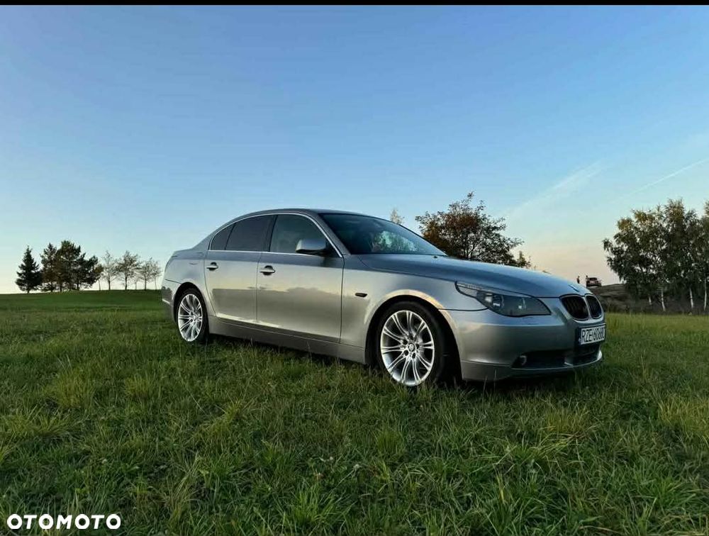 BMW Seria 5 520i Touring - 1