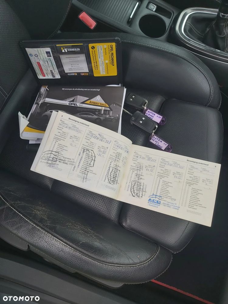 Opel Astra 1.4 Turbo Cosmo - 33