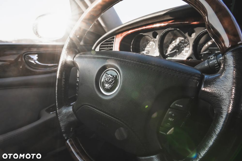 Jaguar XJR 4.2 - 7