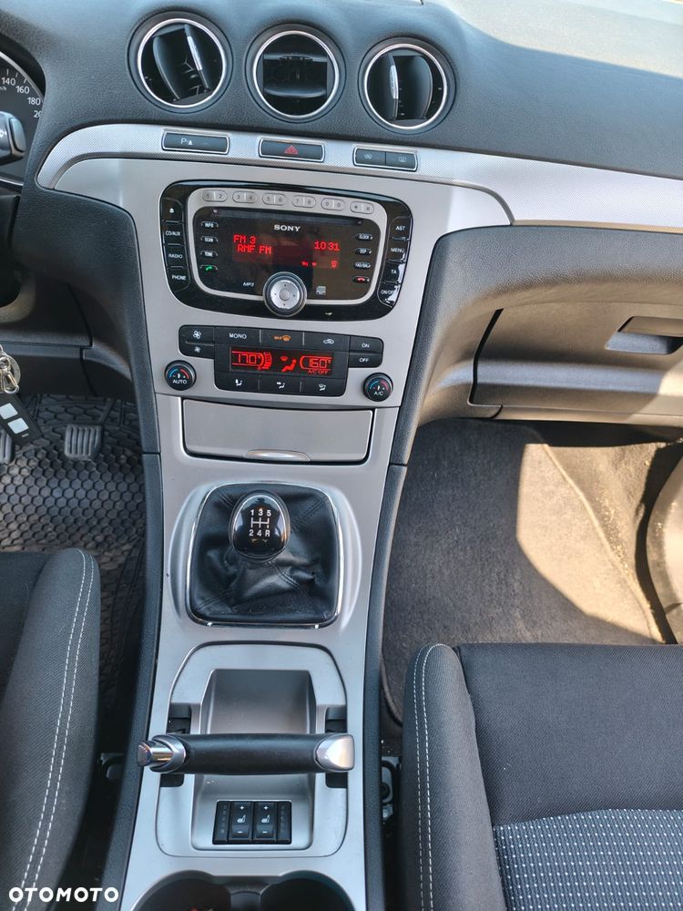 Ford S-Max - 19