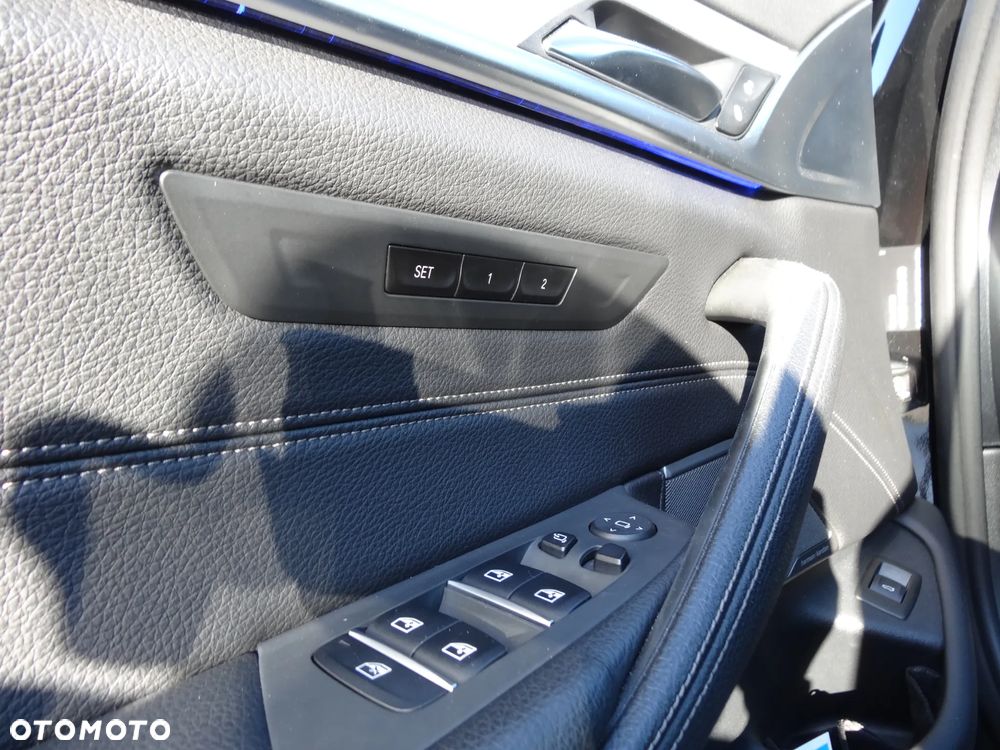 BMW Seria 5 M550d xDrive Touring - 32
