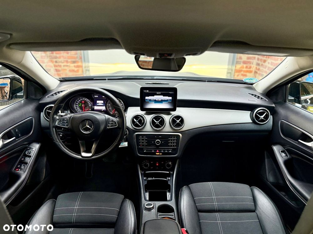 Mercedes-Benz GLA 180 7G-DCT Urban - 7