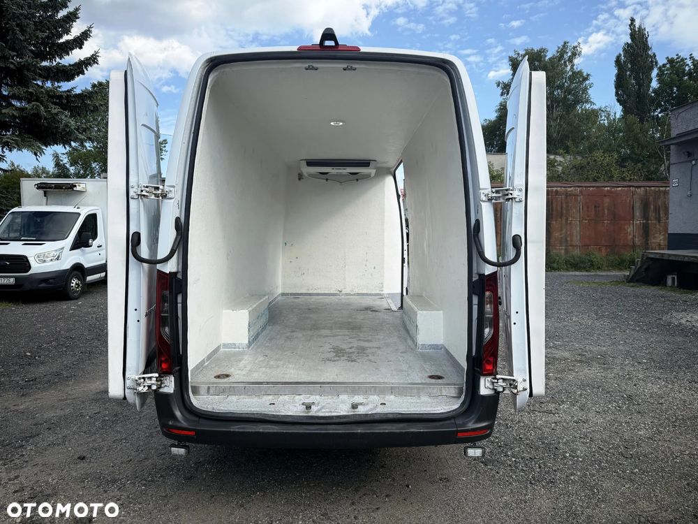 Mercedes-Benz Sprinter - 10