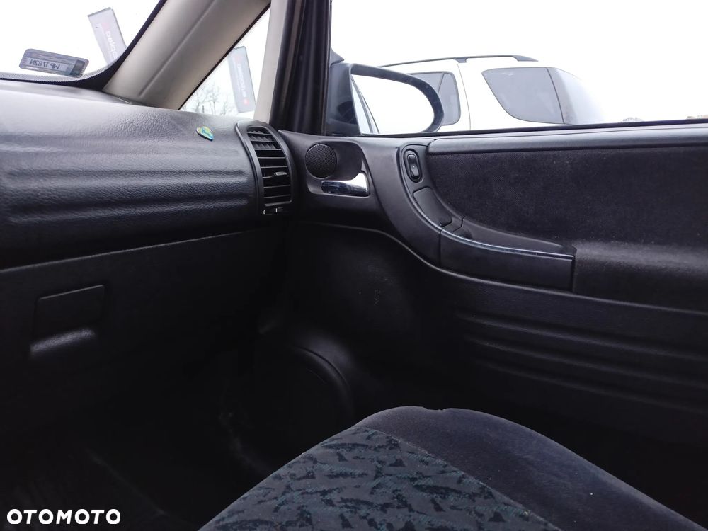 Opel Zafira - 10