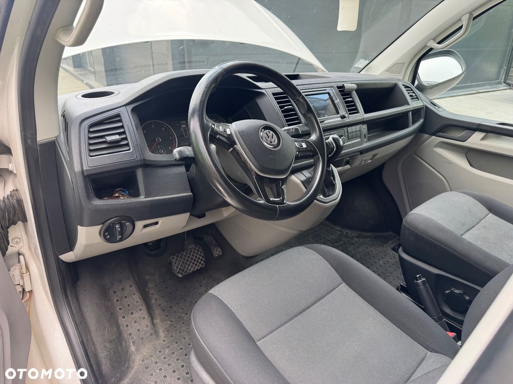 Volkswagen Transporter - 9
