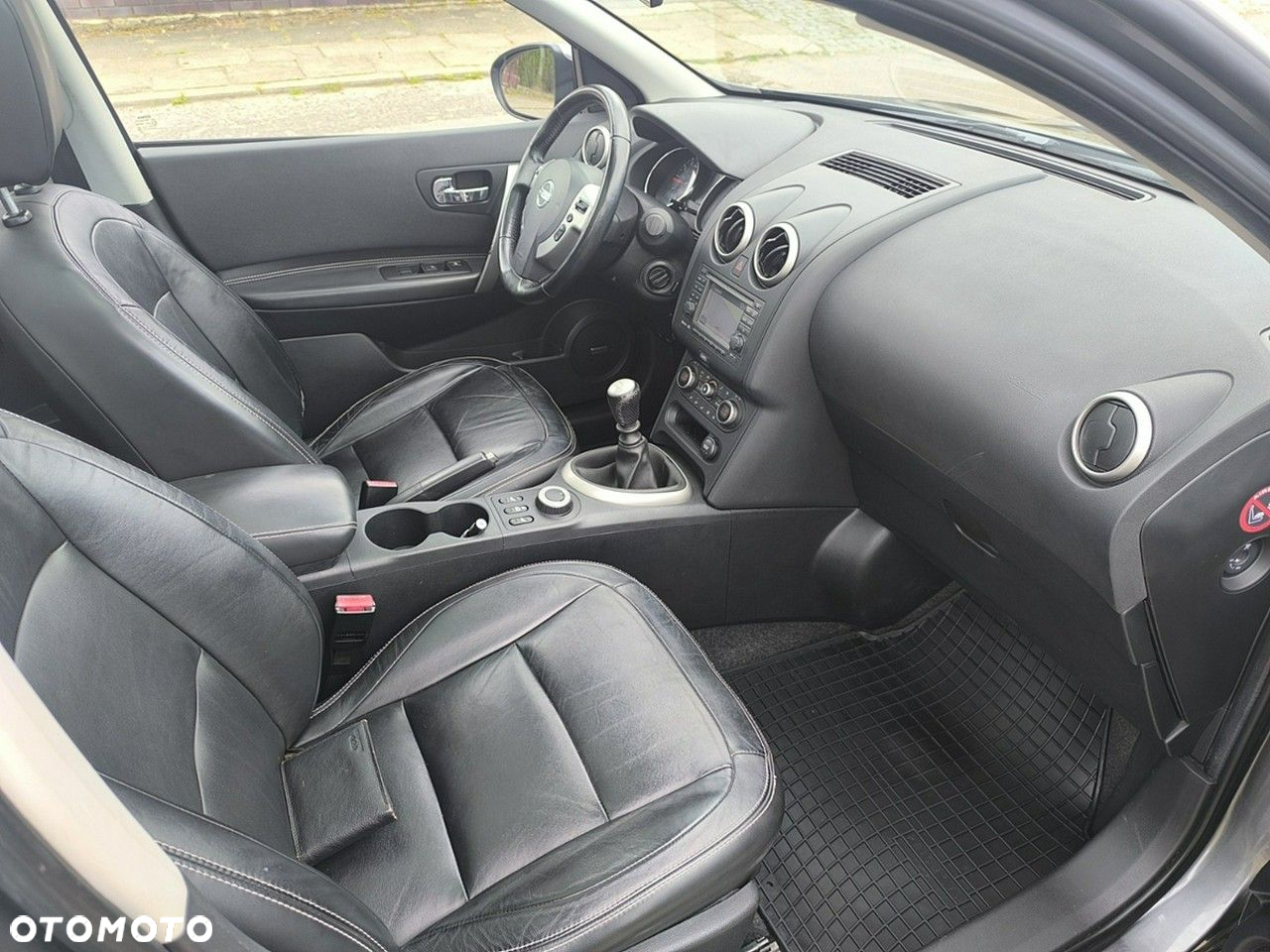 Nissan Qashqai+2 - 12