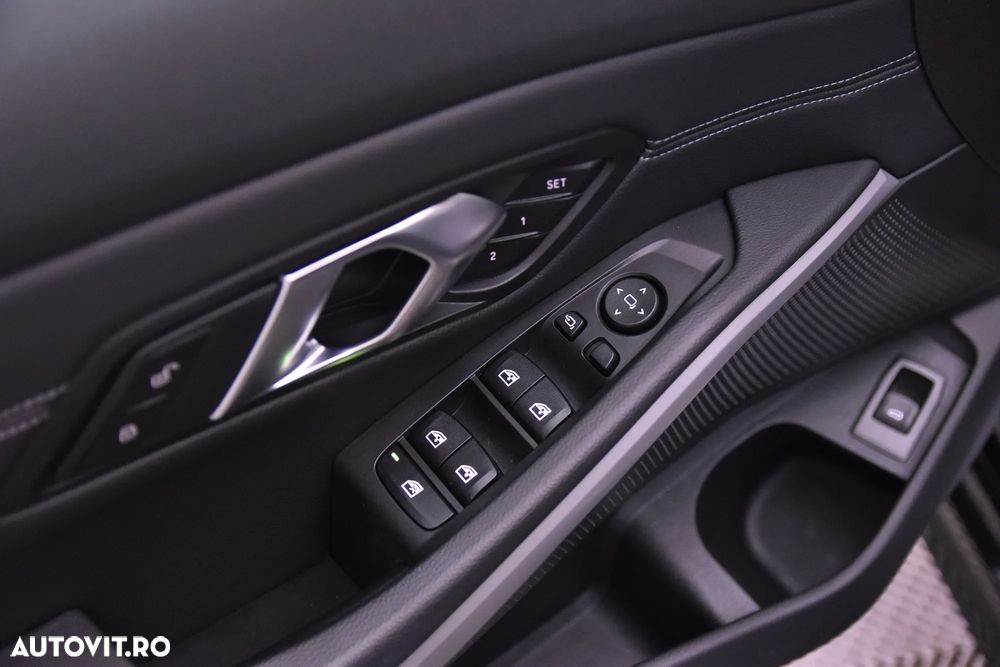 BMW Seria 3 318i Touring Aut. - 14