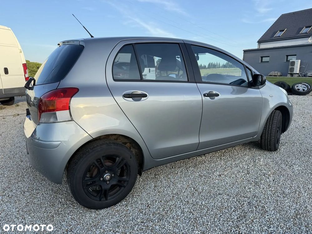 Toyota Yaris 1.0 VVT-i Cool - 4