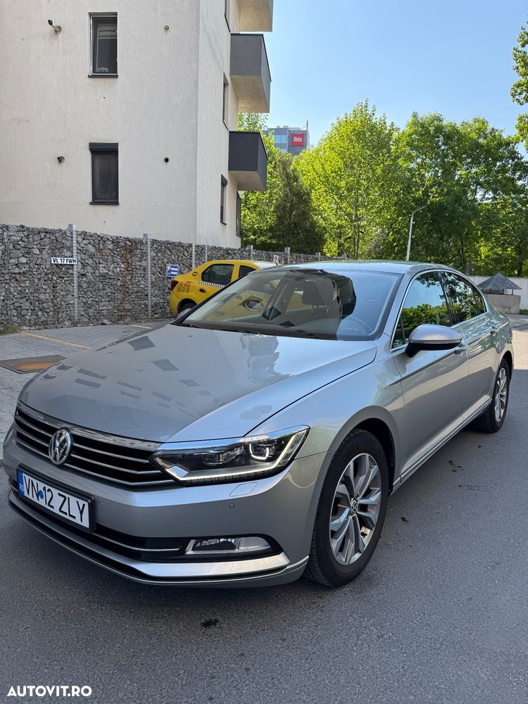 Volkswagen Passat 2.0 TDI DSG Comfortline - 1