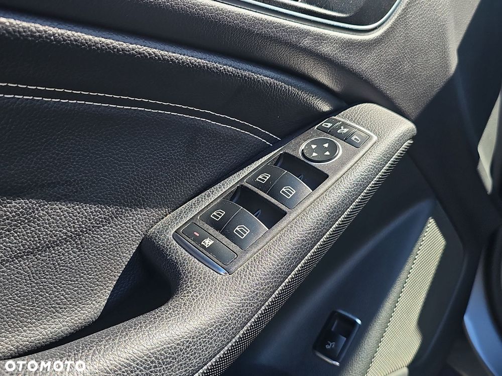 Mercedes-Benz CLA 220 d 7G-DCT - 17