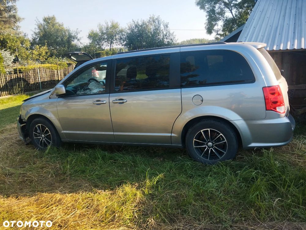 Dodge Grand Caravan 3.6 R/T - 10