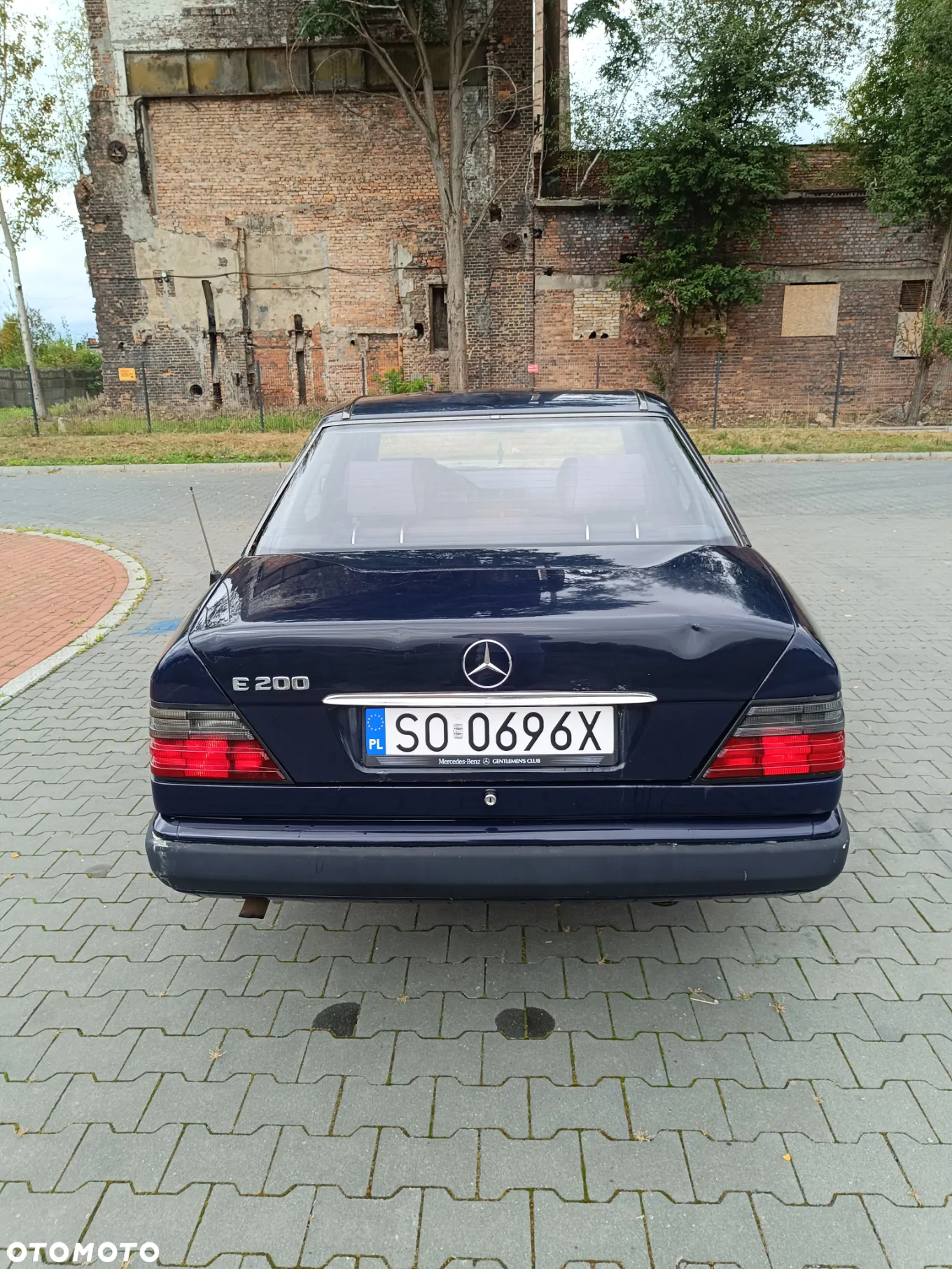 Mercedes-Benz Klasa E 200 - 4