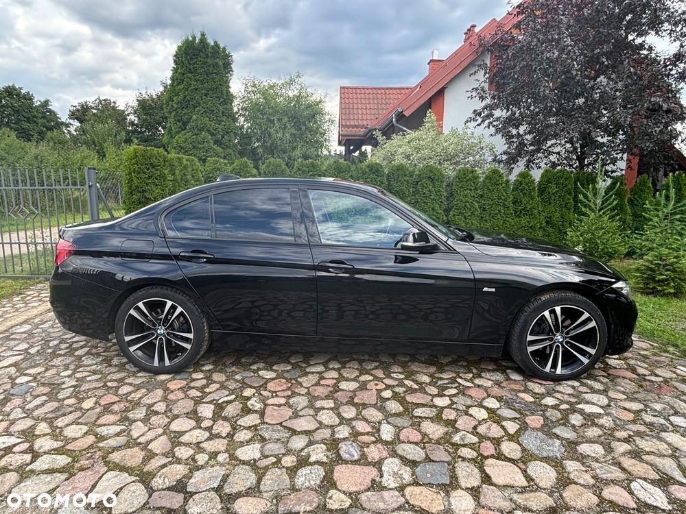 BMW Seria 3 318i Sport Line Shadow - 15