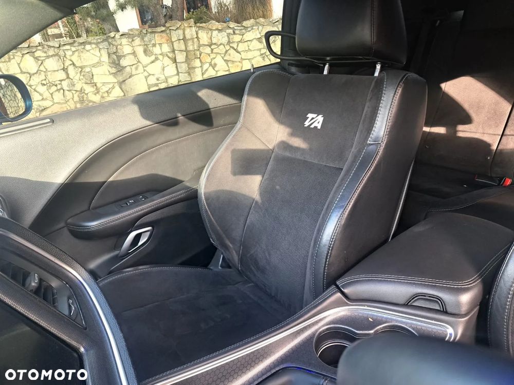 Dodge Challenger - 18