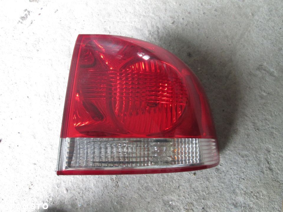 Lampa prawy tył tylna Volkswagen Touareg 7L 05r. w błotnik - 1