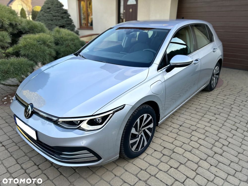 Volkswagen Golf - 2