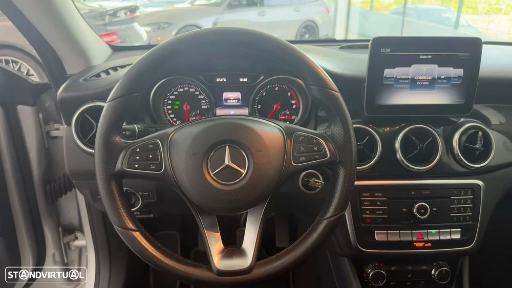 Mercedes-Benz CLA 180 d Shooting Brake Urban - 14