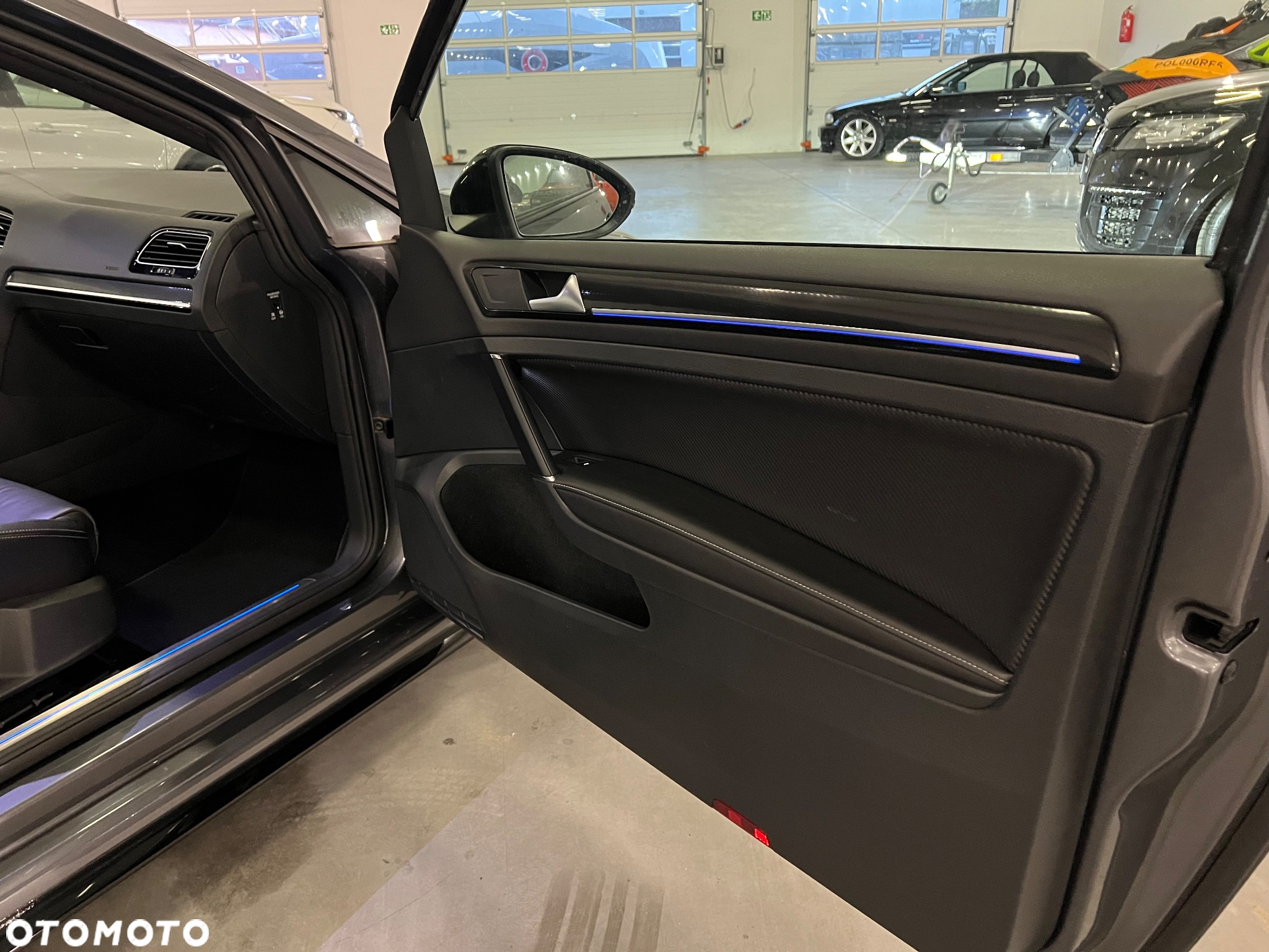 Volkswagen Golf R 4Motion (BlueMotion Technology) - 24