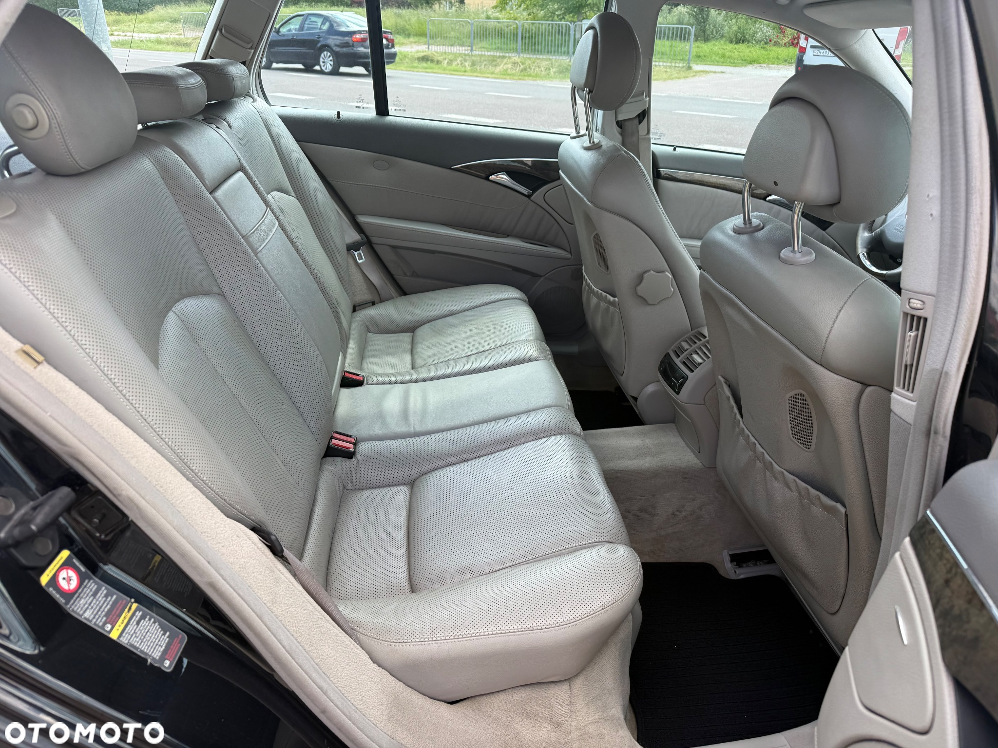 Mercedes-Benz Klasa E 500 T 7G-TRONIC Avantgarde - 16
