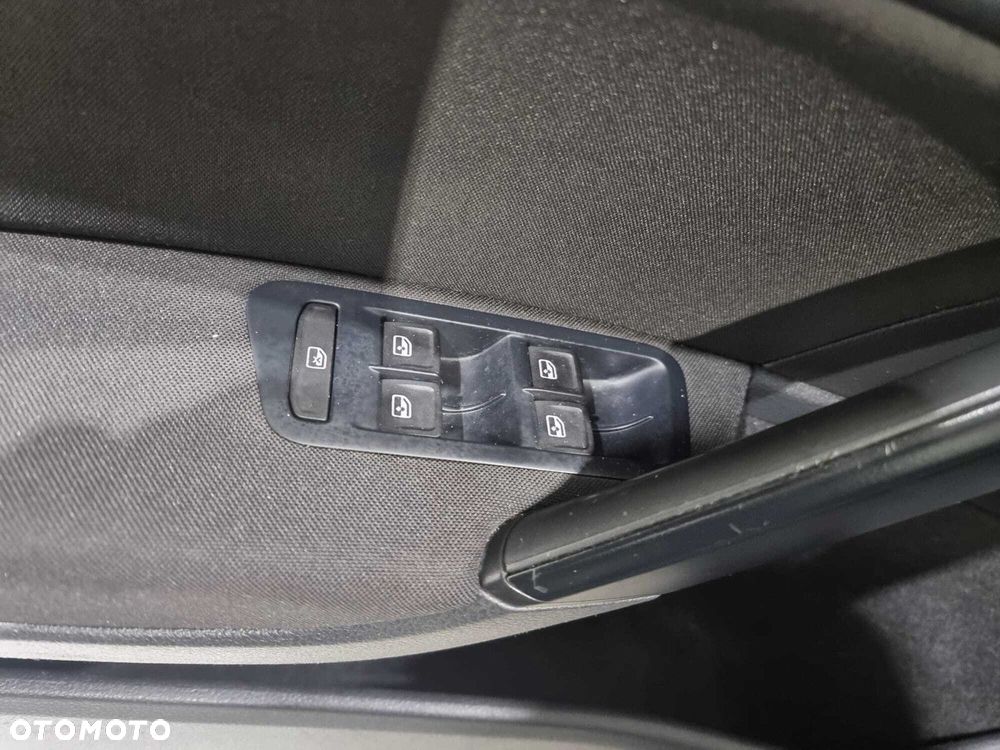 Volkswagen Golf - 16