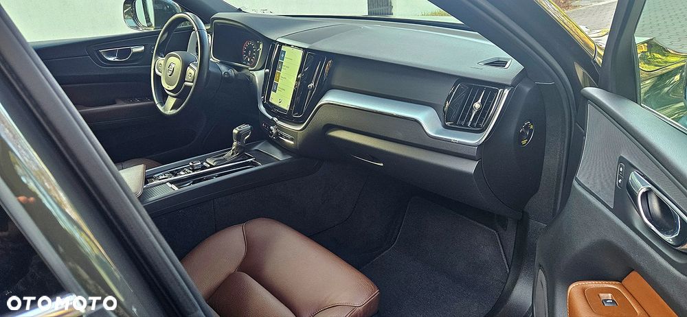 Volvo XC 60 D4 Momentum - 8