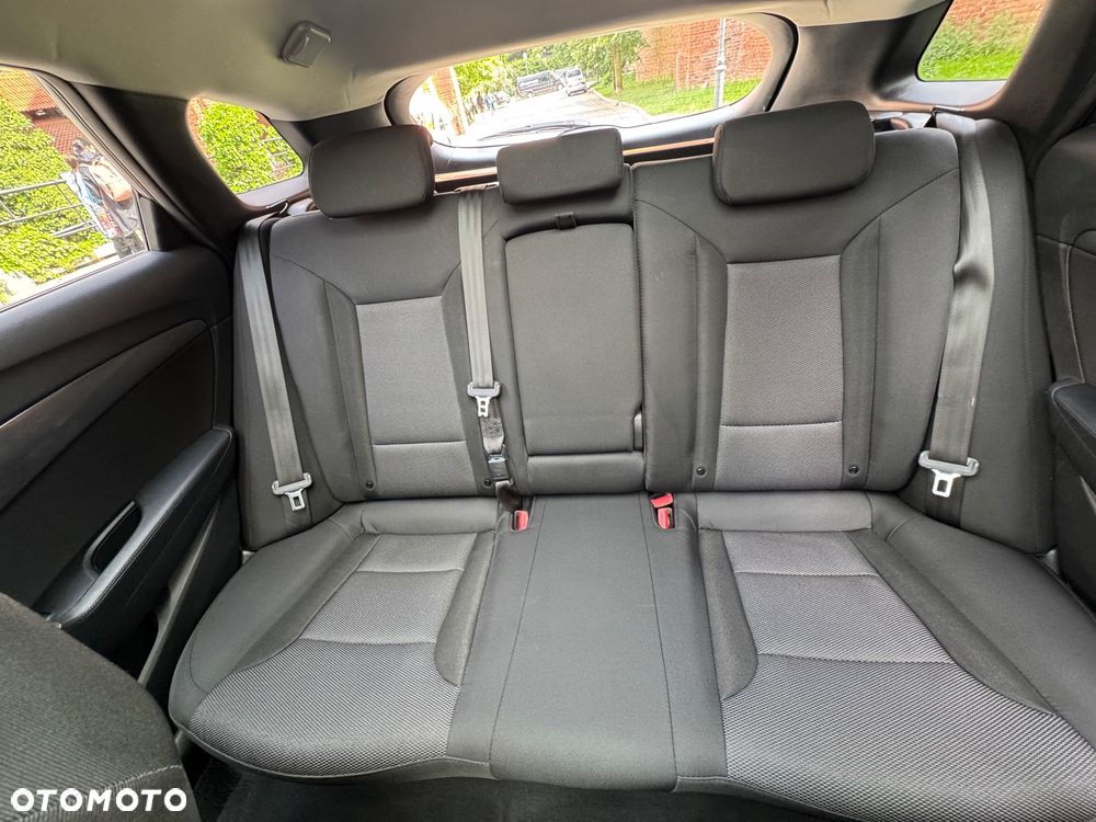 Hyundai i40 i40cw 1.7 CRDi Automatik Fifa World Cup Edition Gold - 30