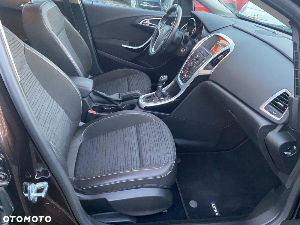 Opel Astra 1.4 Turbo Exklusiv - 29
