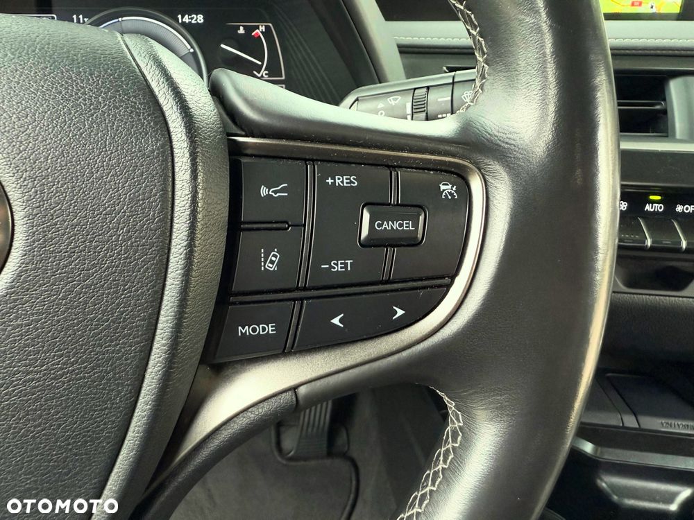 Lexus UX 250h Prestige 2WD - 27